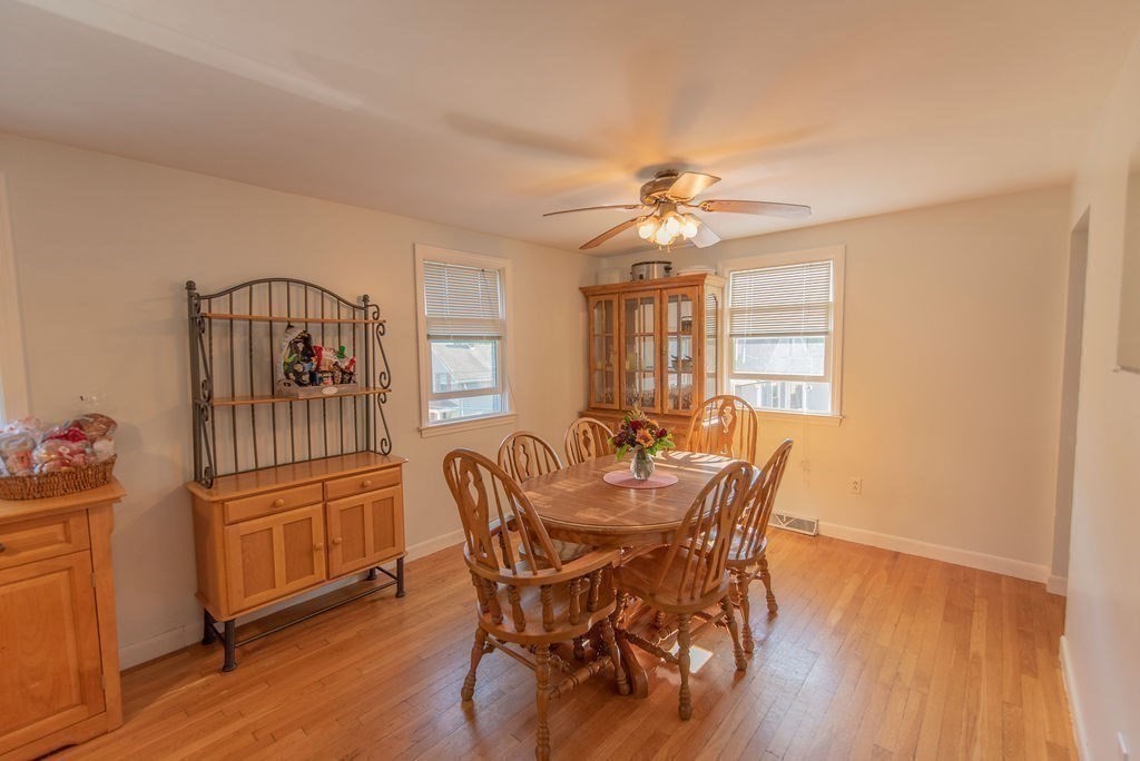 27 Glen Road Swampscott, MA 01907 - Photo 5 of 35 Gallery Image 5