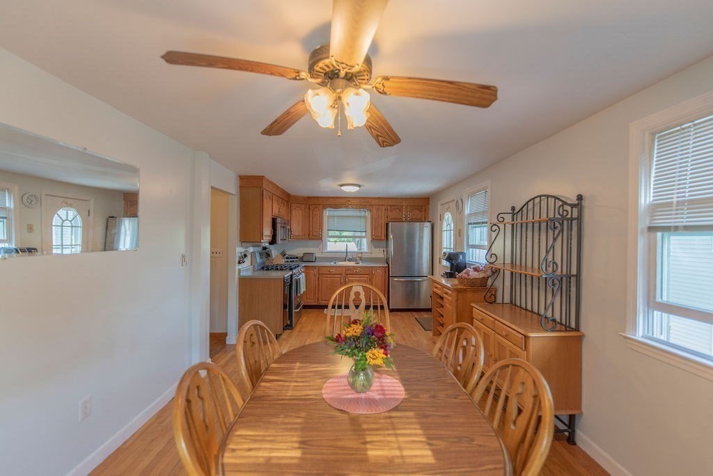 27 Glen Road Swampscott, MA 01907 - Photo 7 of 35 Gallery Image 7