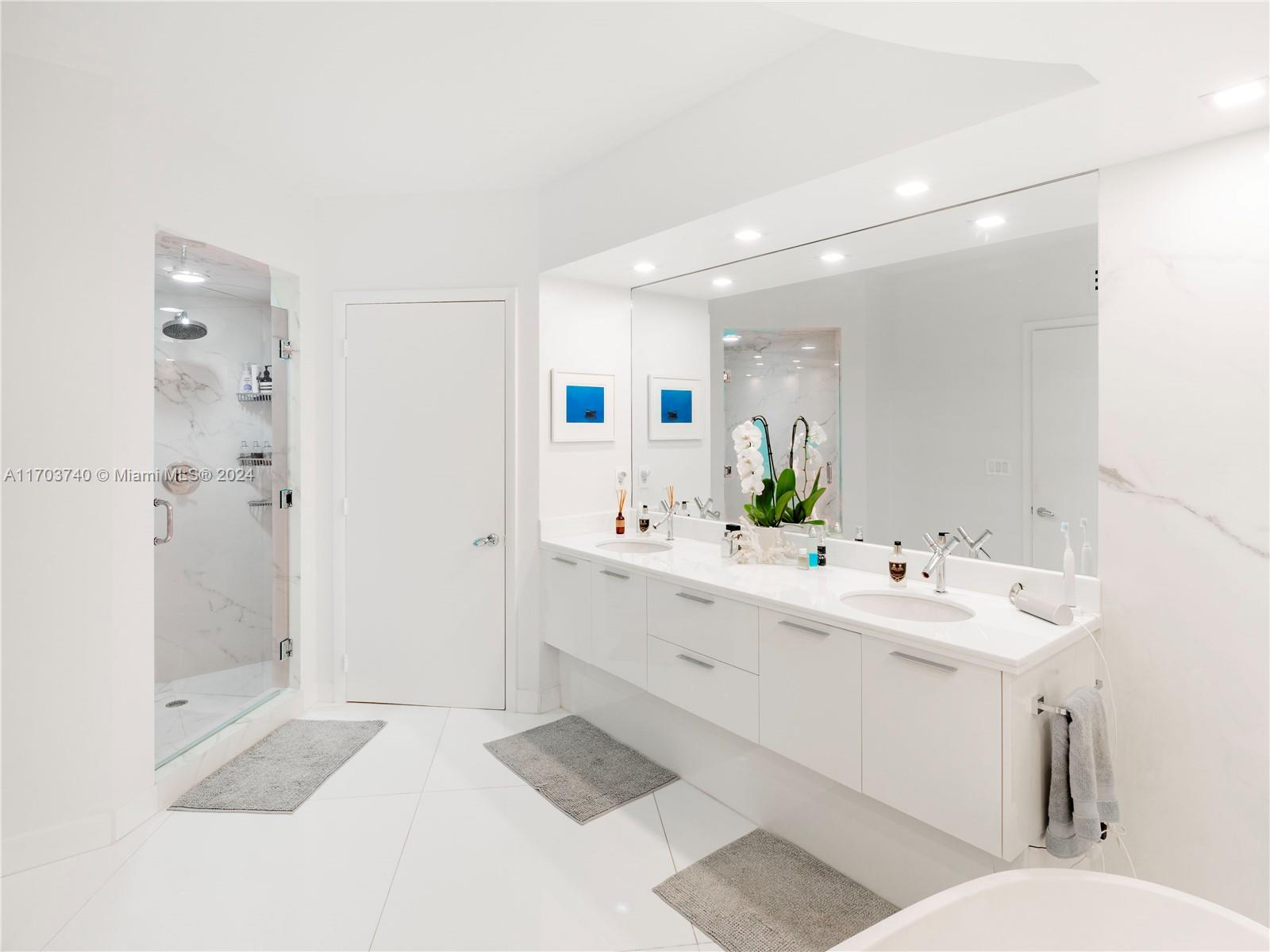 400 Alton Road, Unit 1604 Miami Beach, FL 33139 - Photo 18 of 36 Gallery Image 18