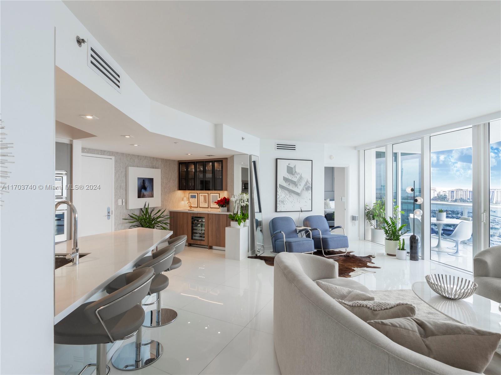 400 Alton Road, Unit 1604 Miami Beach, FL 33139 - Photo 8 of 36 Gallery Image 8