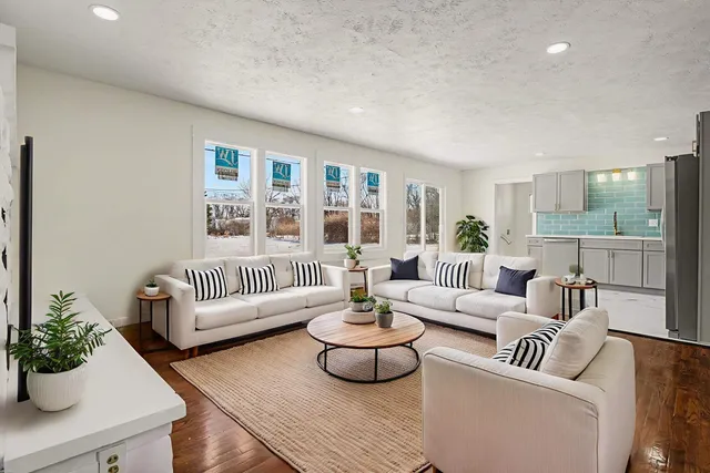 $249,900 | 211 Highway 131, White Pigeon, MI 49099