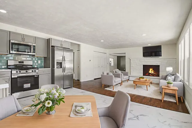 $249,900 | 211 Highway 131, White Pigeon, MI 49099