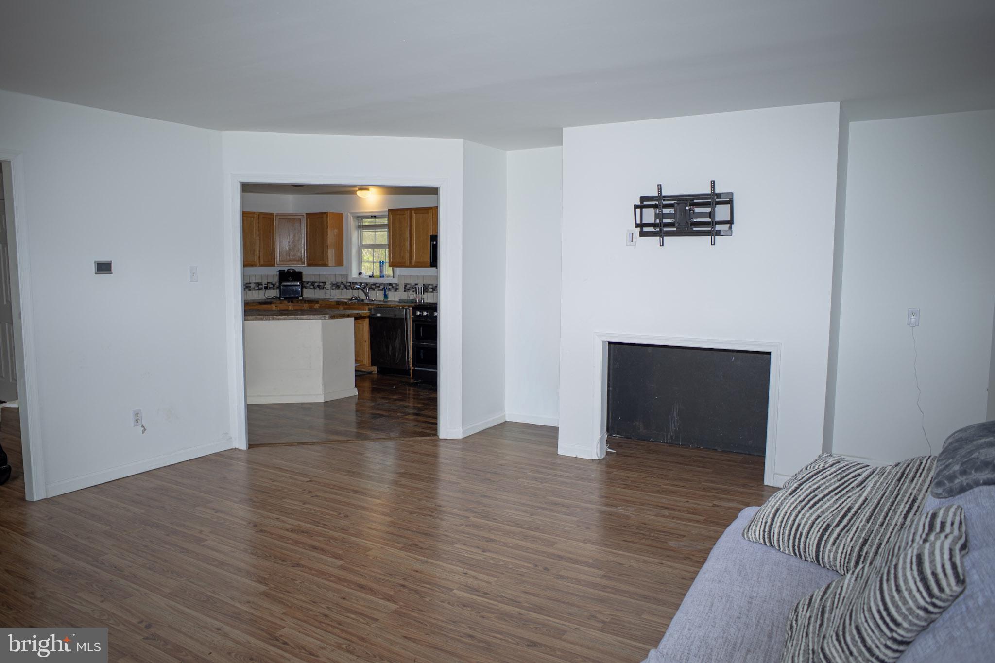 250 Shoemaker Lane Bridgeton, NJ 08302 - Photo 16 of 33 Spacious living area with modern charm.