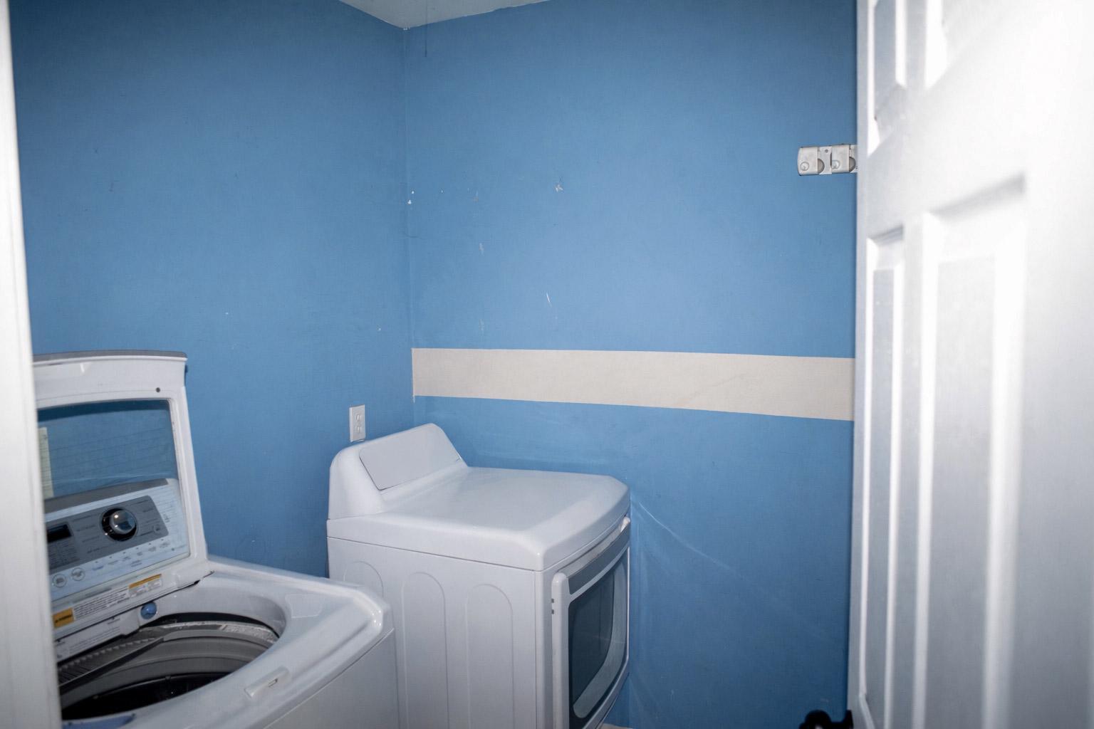 250 Shoemaker Lane Bridgeton, NJ 08302 - Photo 19 of 33 a bathroom with a sink and a toilet