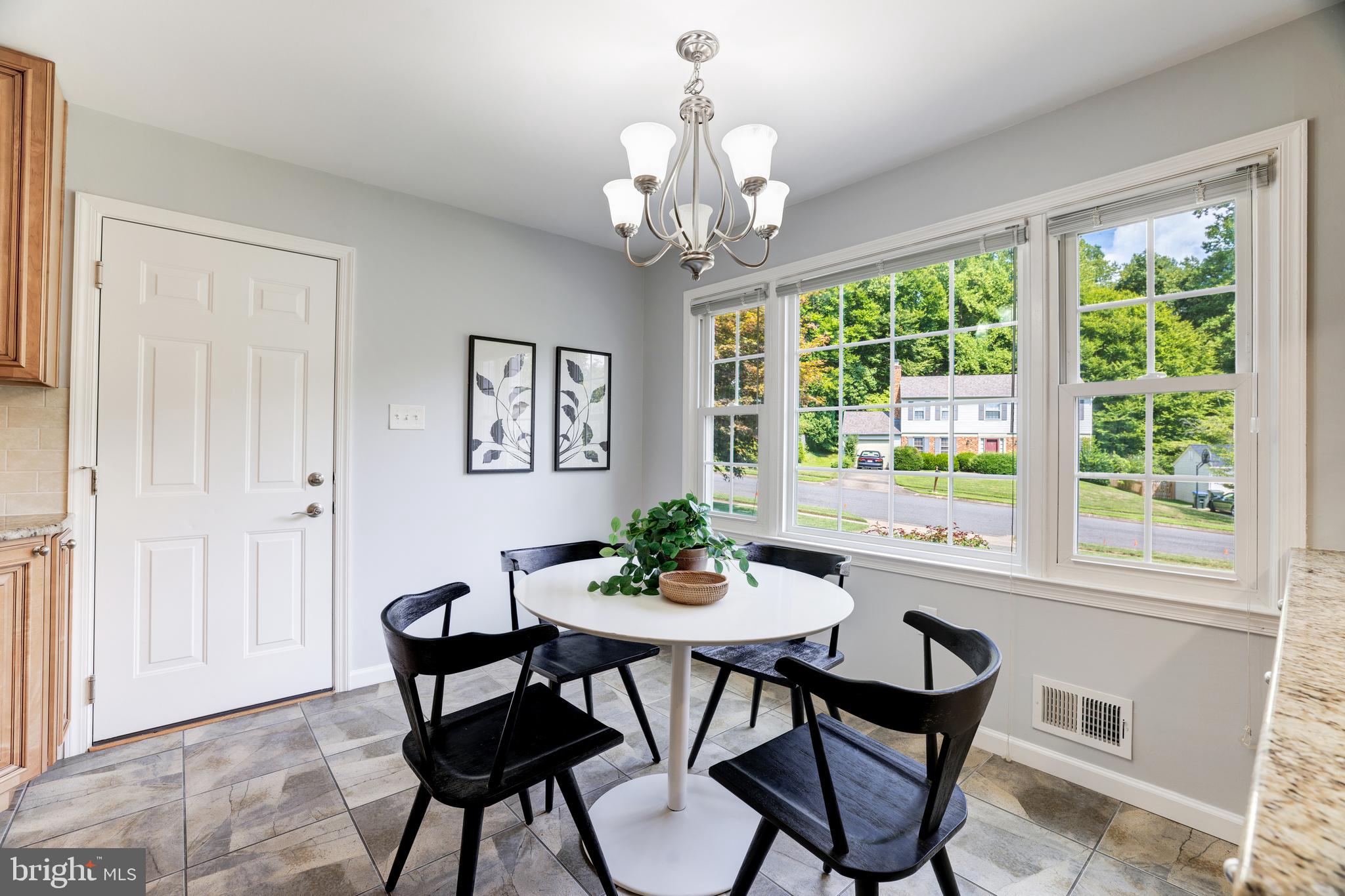 5938 Ridge Ford Drive Burke, VA 22015 - Photo 6 of 61