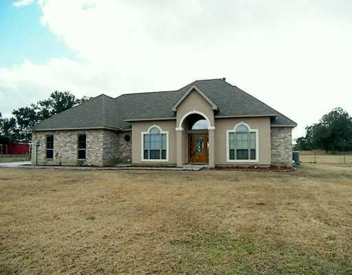 27280 Bobs Road Lacombe, LA 70445 - Photo 1 of 8 Gallery Image 1