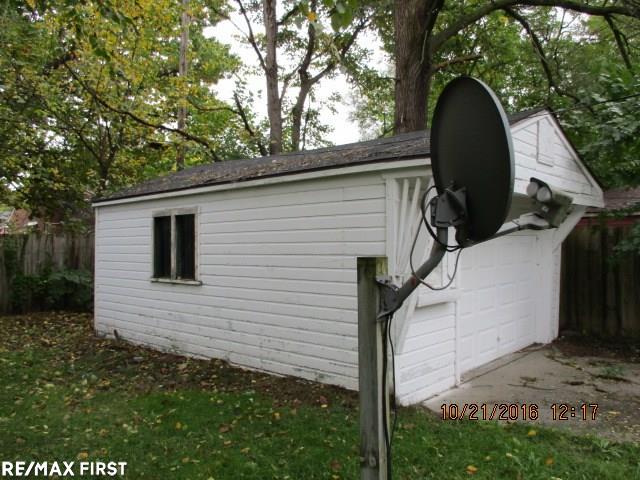 19504 Edinborough Road Detroit, MI 48219 - Photo 4 of 17 31306828-3.JPG