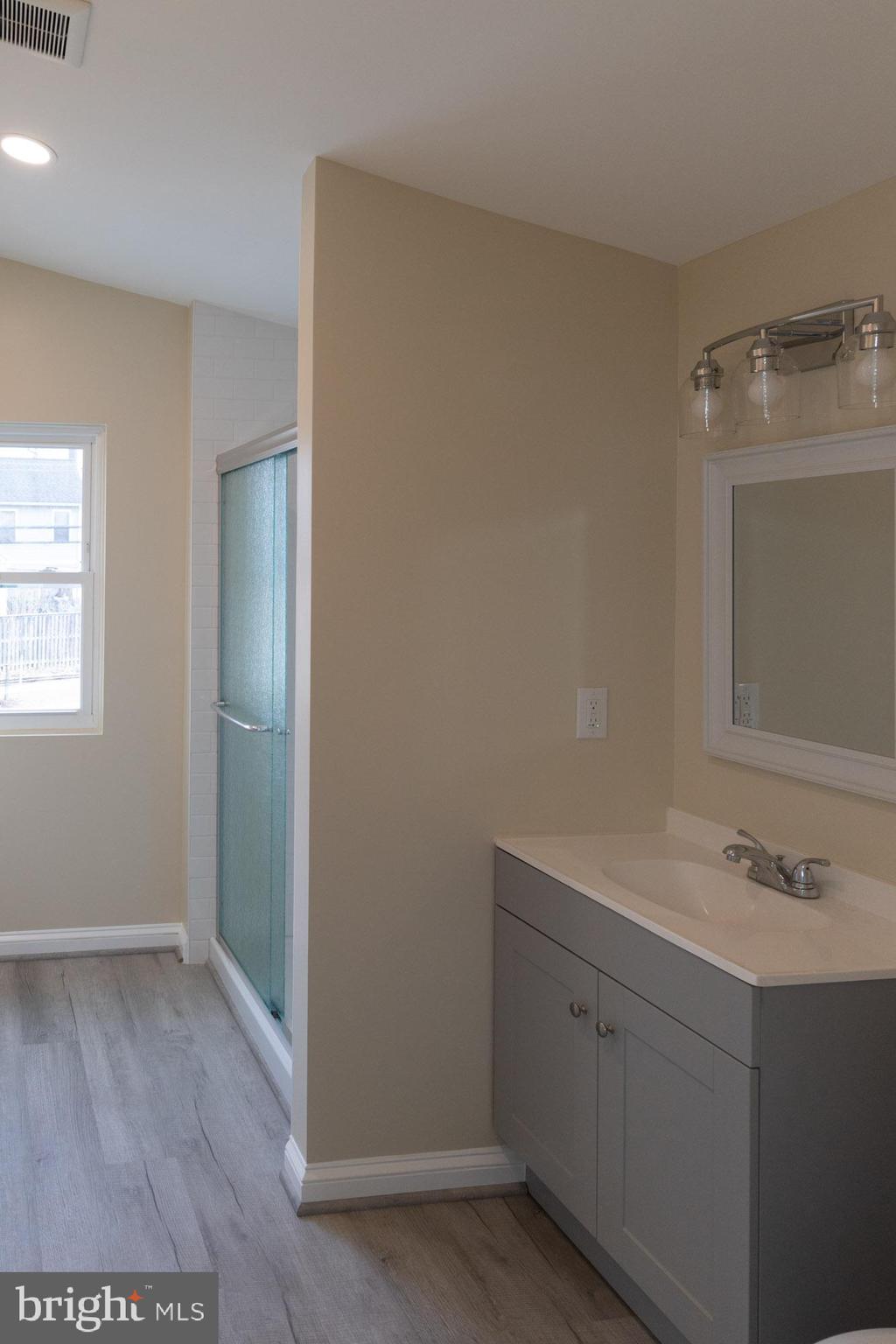 1610 Gridley Lane Silver Spring, MD 20902 - Photo 27 of 45 upstairs bathroom