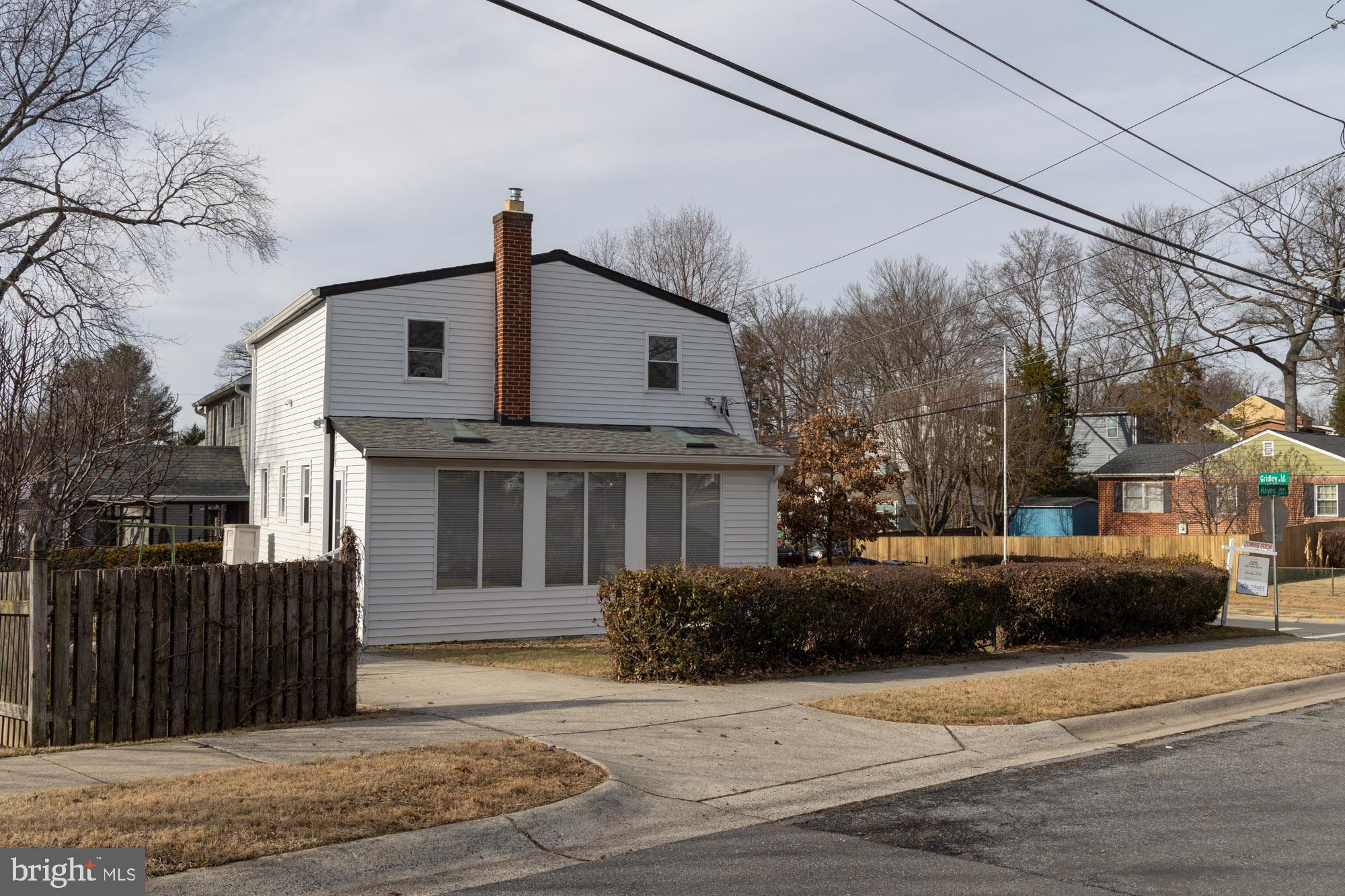 1610 Gridley Lane Silver Spring, MD 20902 - Photo 3 of 45 Gallery Image 3