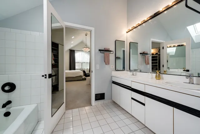 $7,000 | 1715 West Wabansia Avenue, Chicago, IL 60622