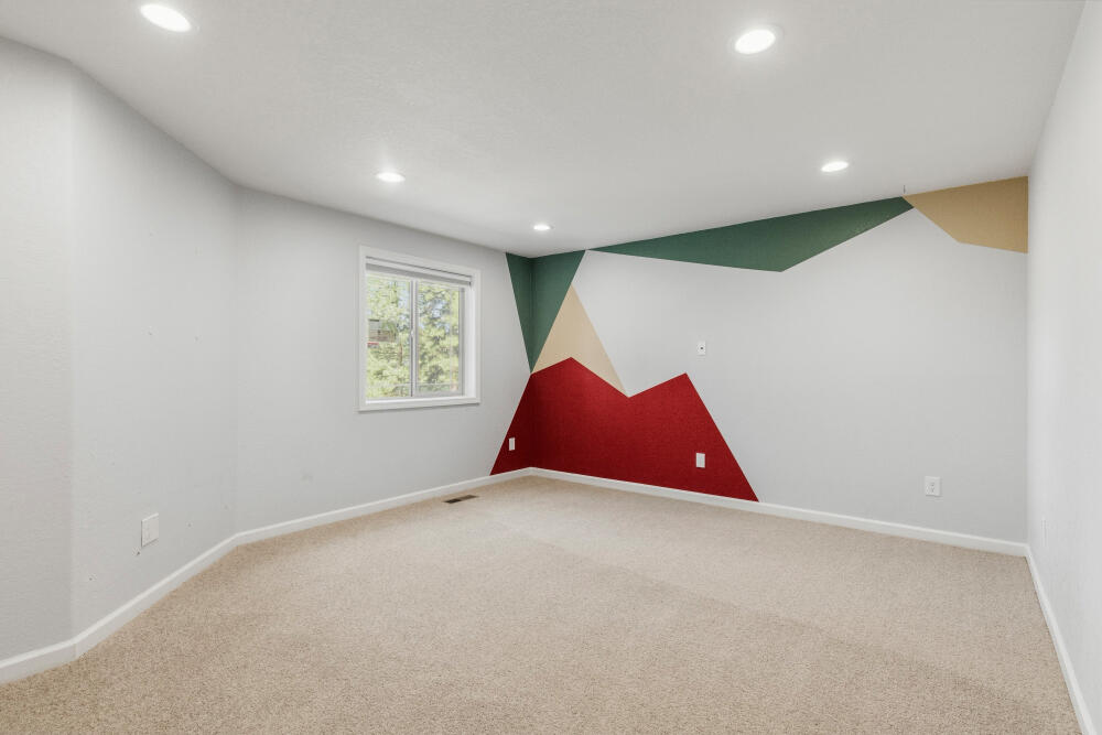 11756 Merganser Road Klamath Falls, OR 97601 - Photo 62 of 73 Bedroom #2 Lower Level