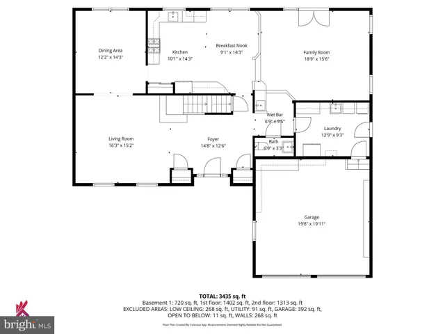 a picture of a book shelf