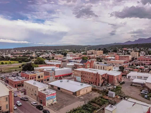 $500 | 323 North Commercial Street, Trinidad, CO 81082