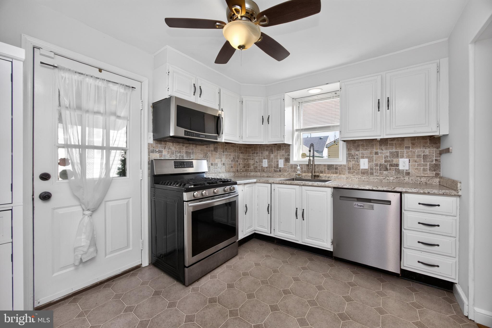 215 Ash Road Wallingford, PA 19086 - Photo 7 of 45