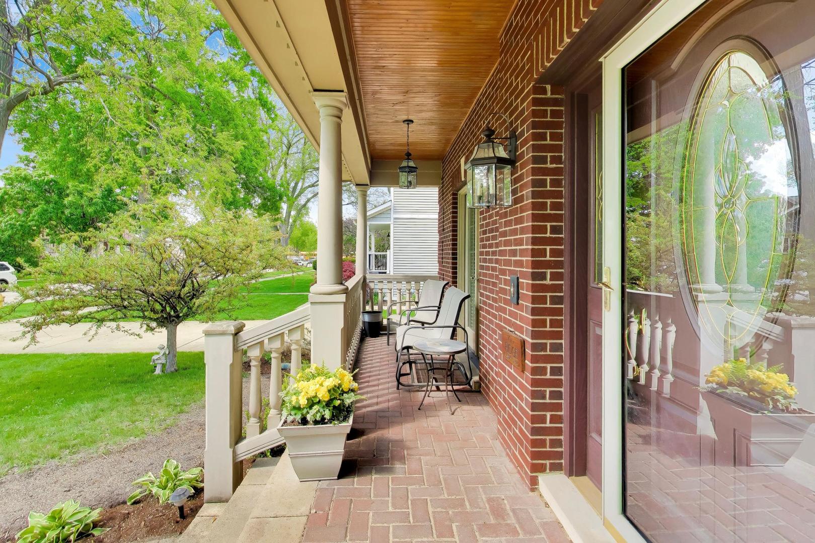 327 South Knight Avenue Park Ridge, IL 60068 - Photo 3 of 40
