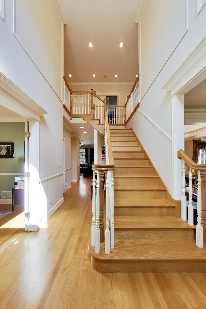 327 South Knight Avenue Park Ridge, IL 60068 - Photo 4 of 40