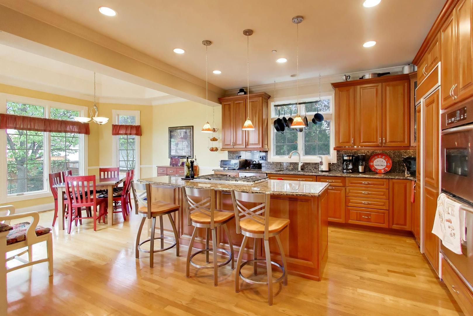 327 South Knight Avenue Park Ridge, IL 60068 - Photo 10 of 40