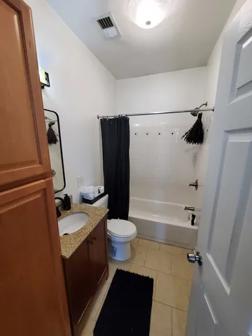 $2,800 | 2014 West Superior Street, Unit 2, Chicago, IL 60612