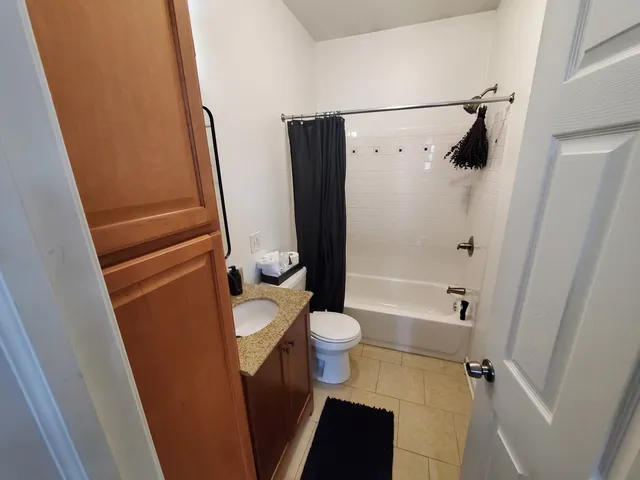 $2,800 | 2014 West Superior Street, Unit 2, Chicago, IL 60612