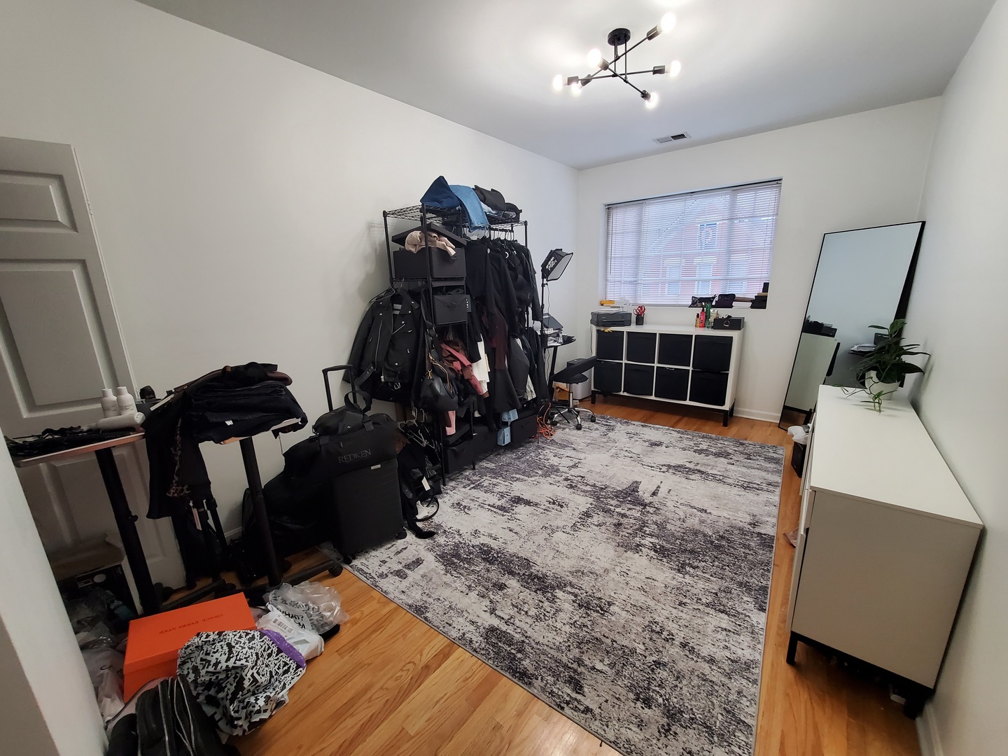 2014 West Superior Street, Unit 2 Chicago, IL 60612 - Photo 10 of 11 a view of a room with gym equipment