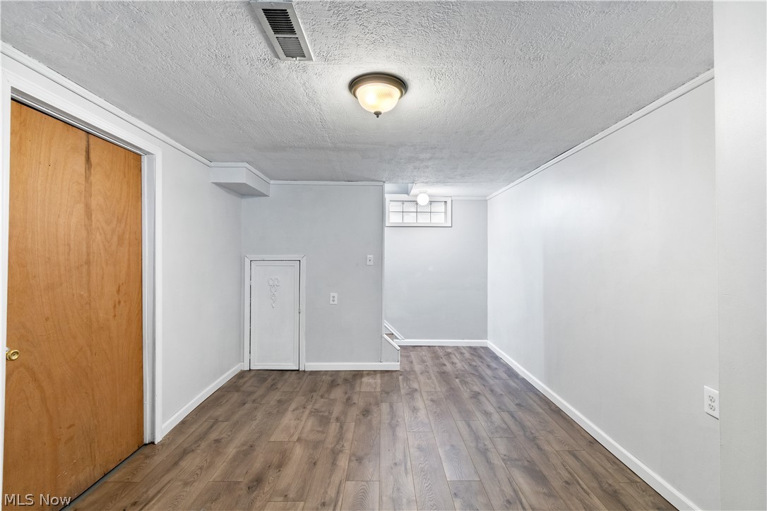 4079 Valley Road Cleveland, OH 44109 - Photo 22 of 32