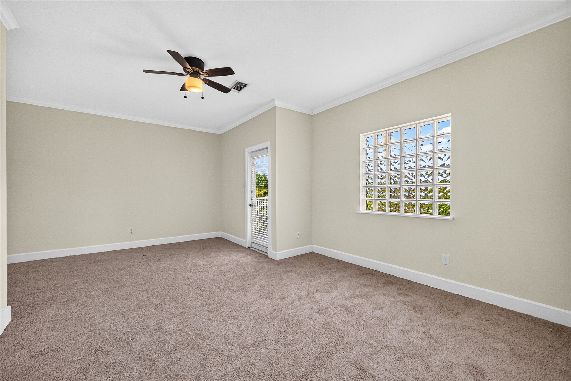 1342 Rutland Street, Unit 210 Houston, TX 77008 - Photo 8 of 38 Gallery Image 8