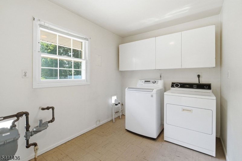23 Sweetbriar Road Somerset, NJ 08873 - Photo 30 of 49