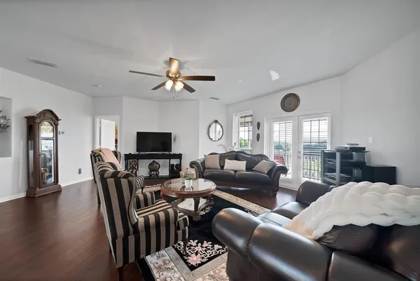 $699,000 | 1611 Mustang Court, Cedar Hill, TX 75104