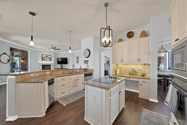 $699,000 | 1611 Mustang Court, Cedar Hill, TX 75104