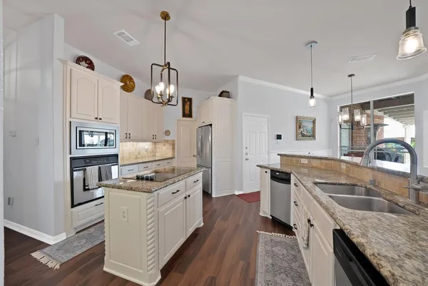 $699,000 | 1611 Mustang Court, Cedar Hill, TX 75104
