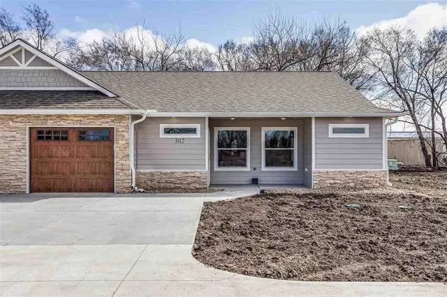 $239,900 | 320 North Warren Avenue, Unit 401, Rose Hill, KS 67133