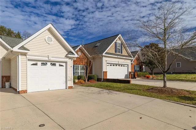 $265,000 | 706 Chas Court, High Point, NC 27265