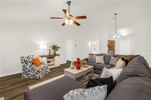 $265,000 | 706 Chas Court, High Point, NC 27265