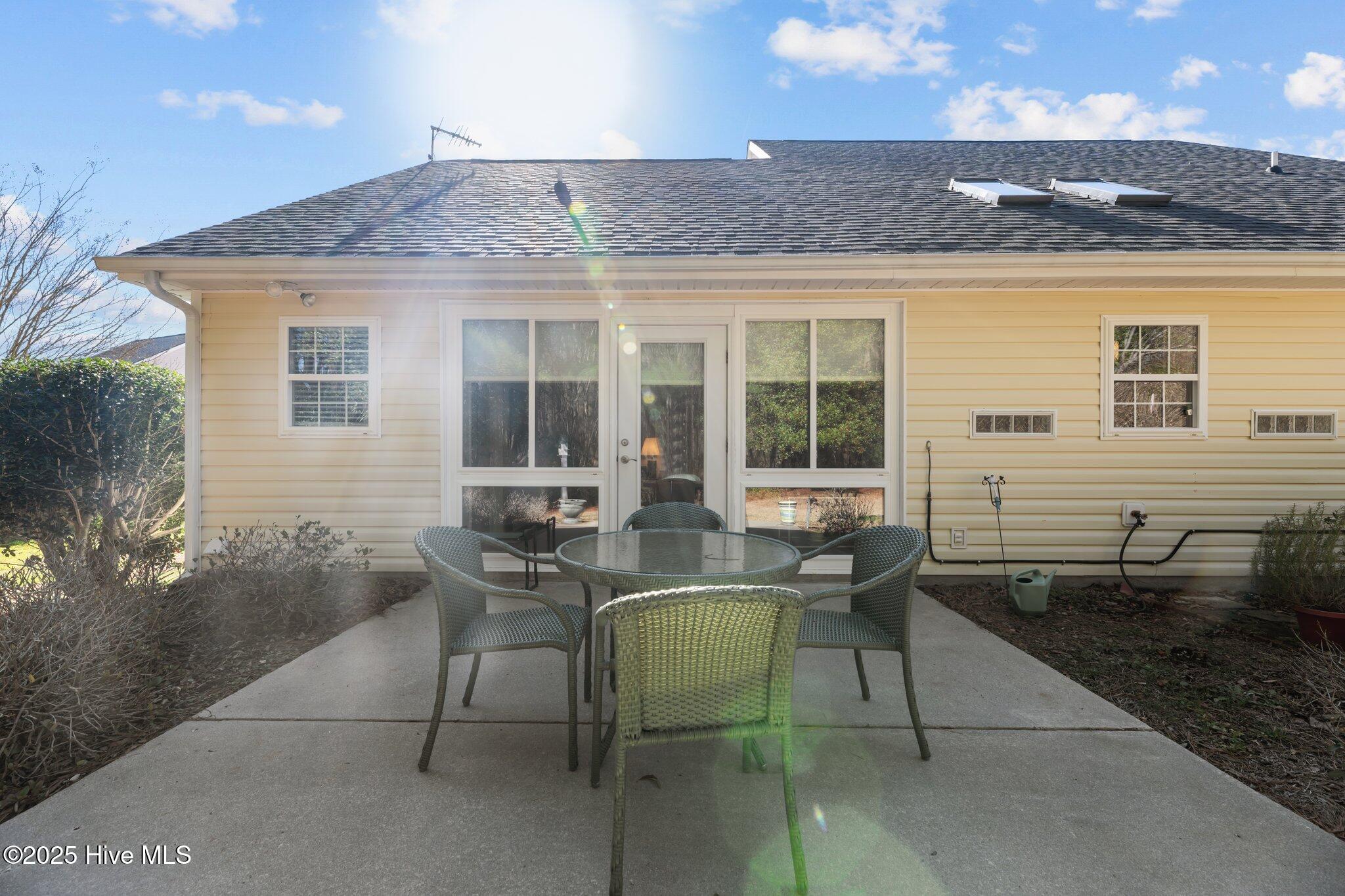408 Neuchatel Road New Bern, NC 28562 - Photo 37 of 49 Back - Patio