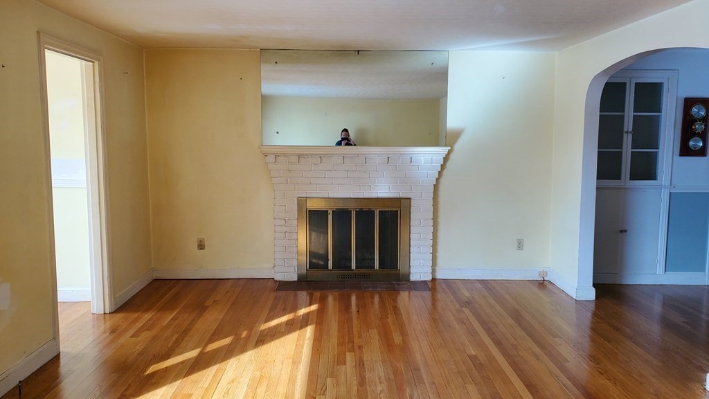24 Thornton Road Worcester, MA 01606 - Photo 4 of 19 Gallery Image 4