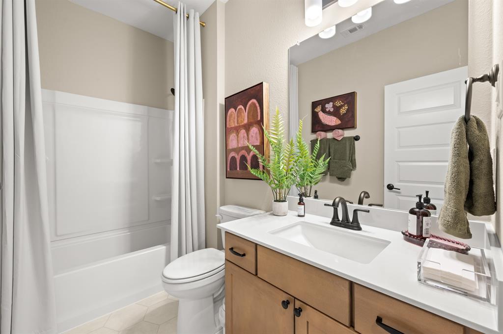 4328 Brayfield Road Fort Worth, TX 76036 - Photo 17 of 26 The Oakshire II- Bath 2