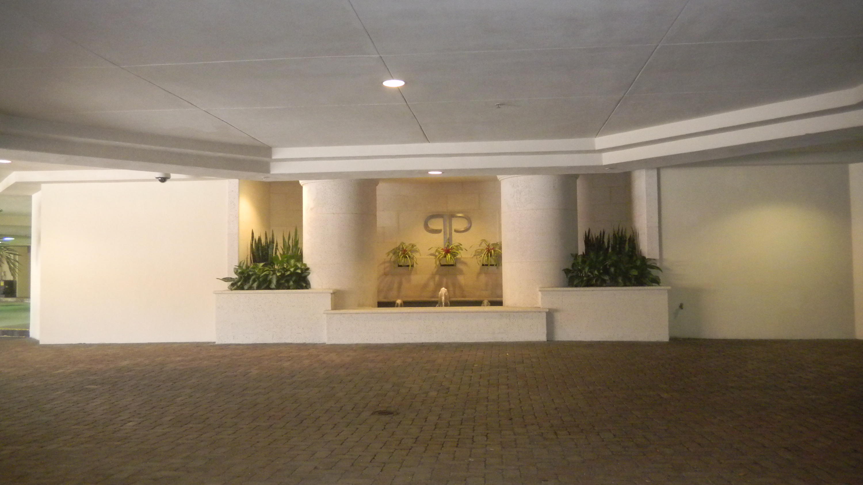 99 Southeast Mizner Boulevard, Unit 343 Boca Raton, FL 33432 - Photo 38 of 40 Valet Parking