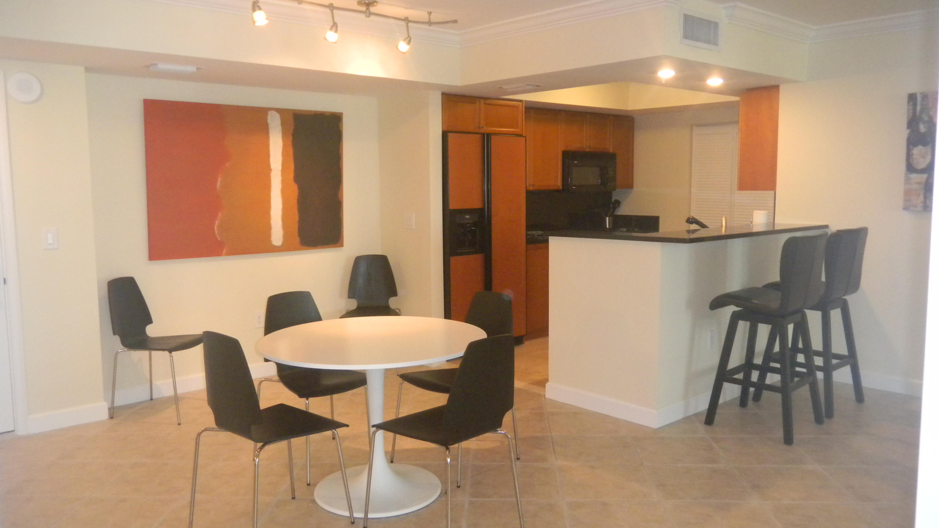 99 Southeast Mizner Boulevard, Unit 343 Boca Raton, FL 33432 - Photo 4 of 40 Diningroom
