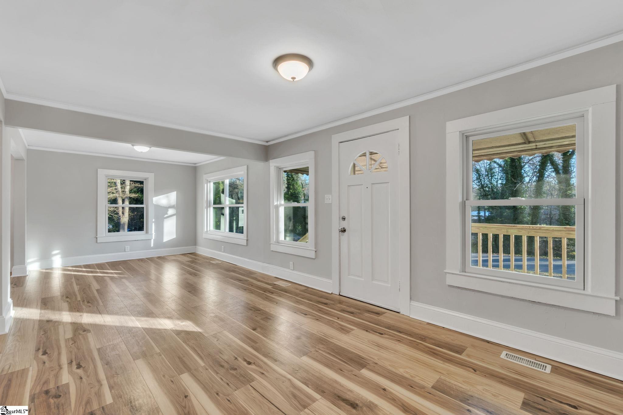 339 Briarcliff Road Spartanburg, SC 29301 - Photo 3 of 25 Gallery Image 3