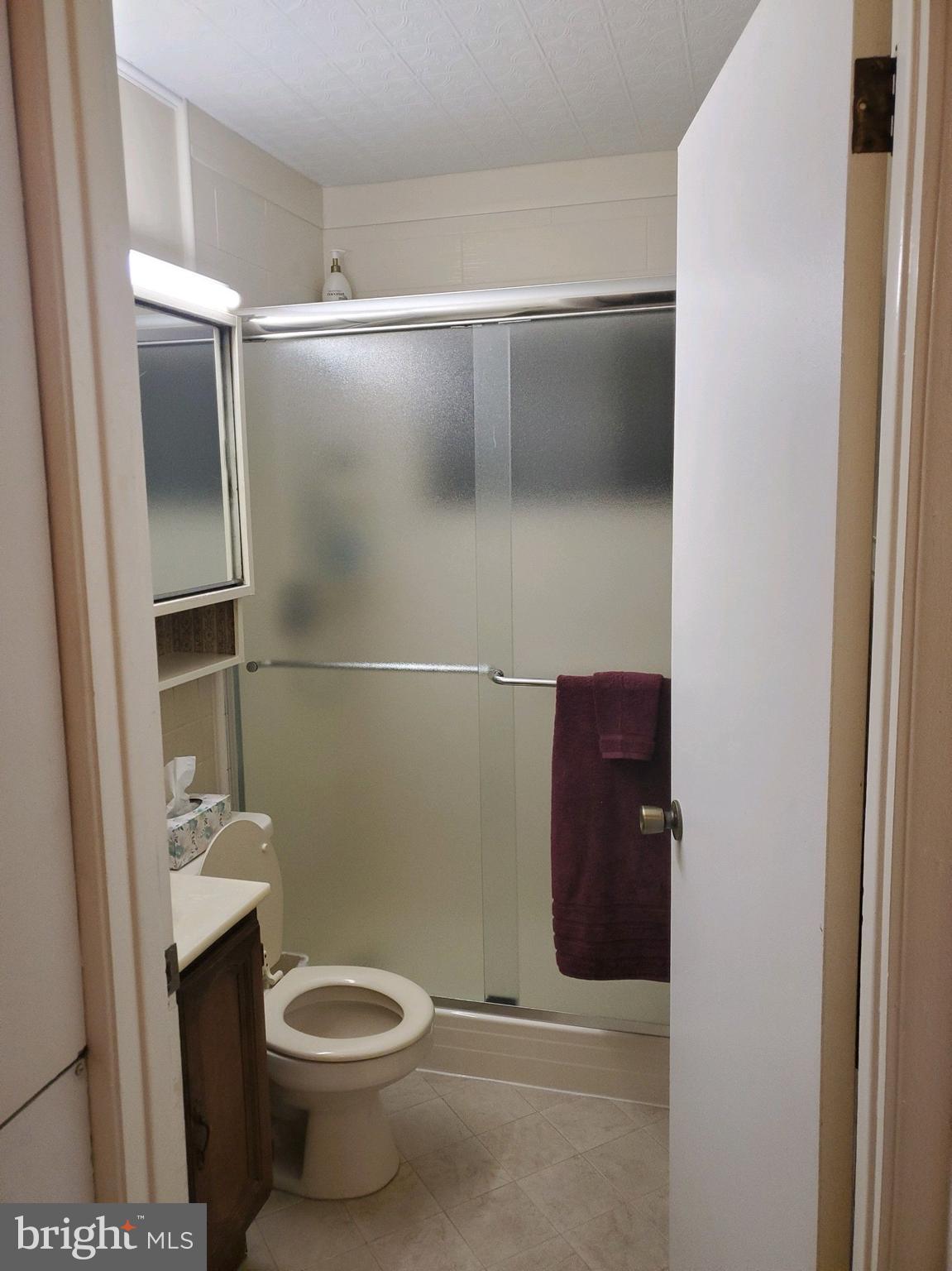 25 Conifer Road Levittown, PA 19057 - Photo 7 of 8