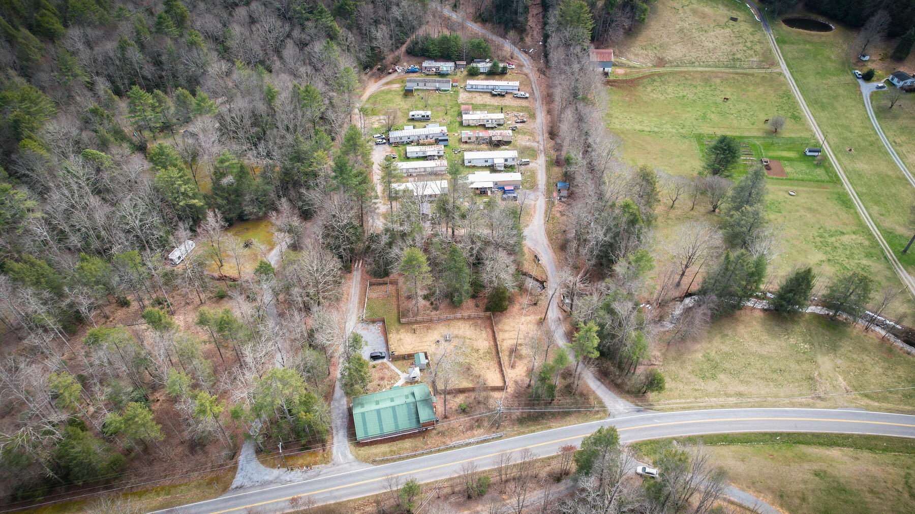 352 Scioto Road Unicoi, TN 37692 - Photo 4 of 9 001