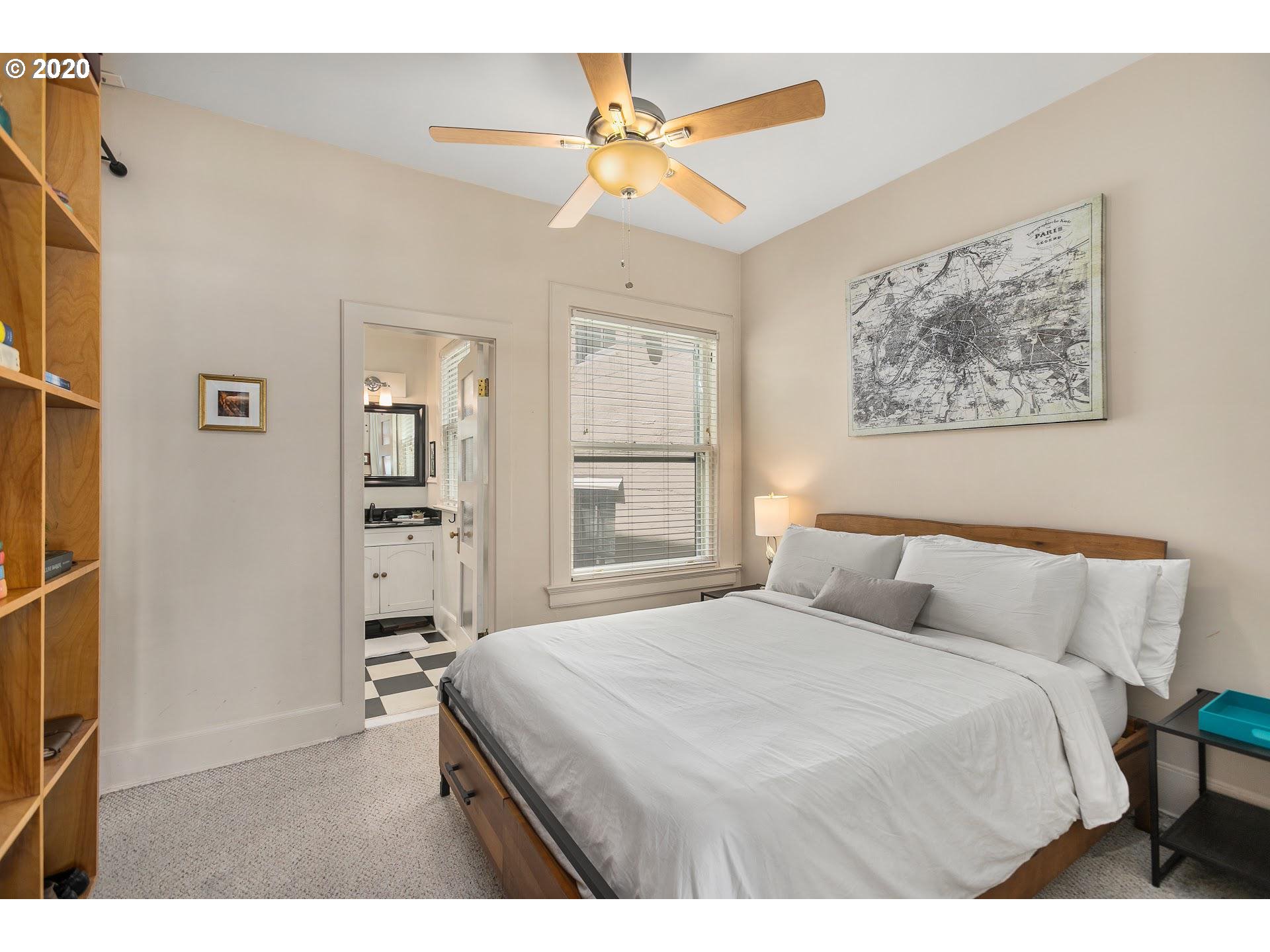 731 Southwest King Avenue, Unit 16 Portland, OR 97205 - Photo 17 of 27