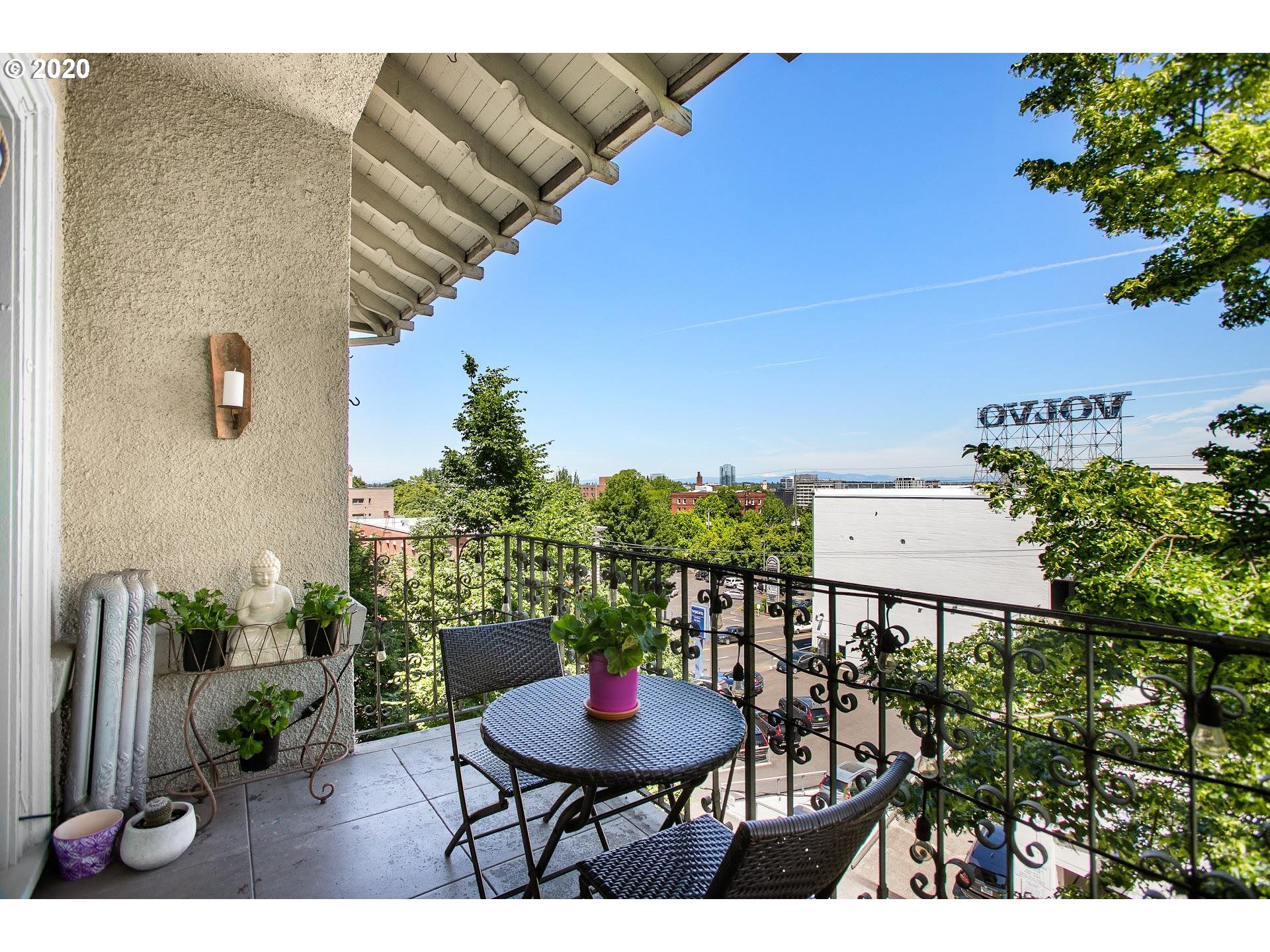 731 Southwest King Avenue, Unit 16 Portland, OR 97205 - Photo 22 of 27