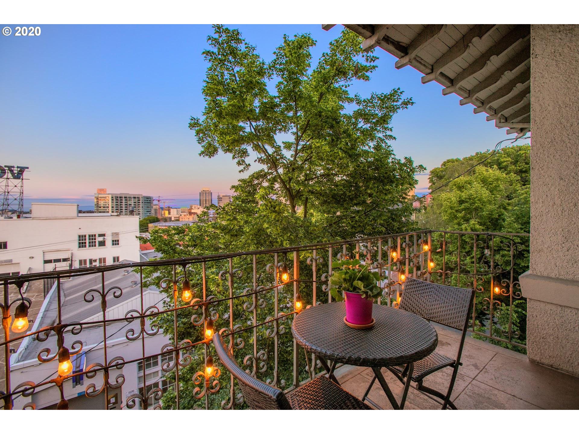 731 Southwest King Avenue, Unit 16 Portland, OR 97205 - Photo 24 of 27