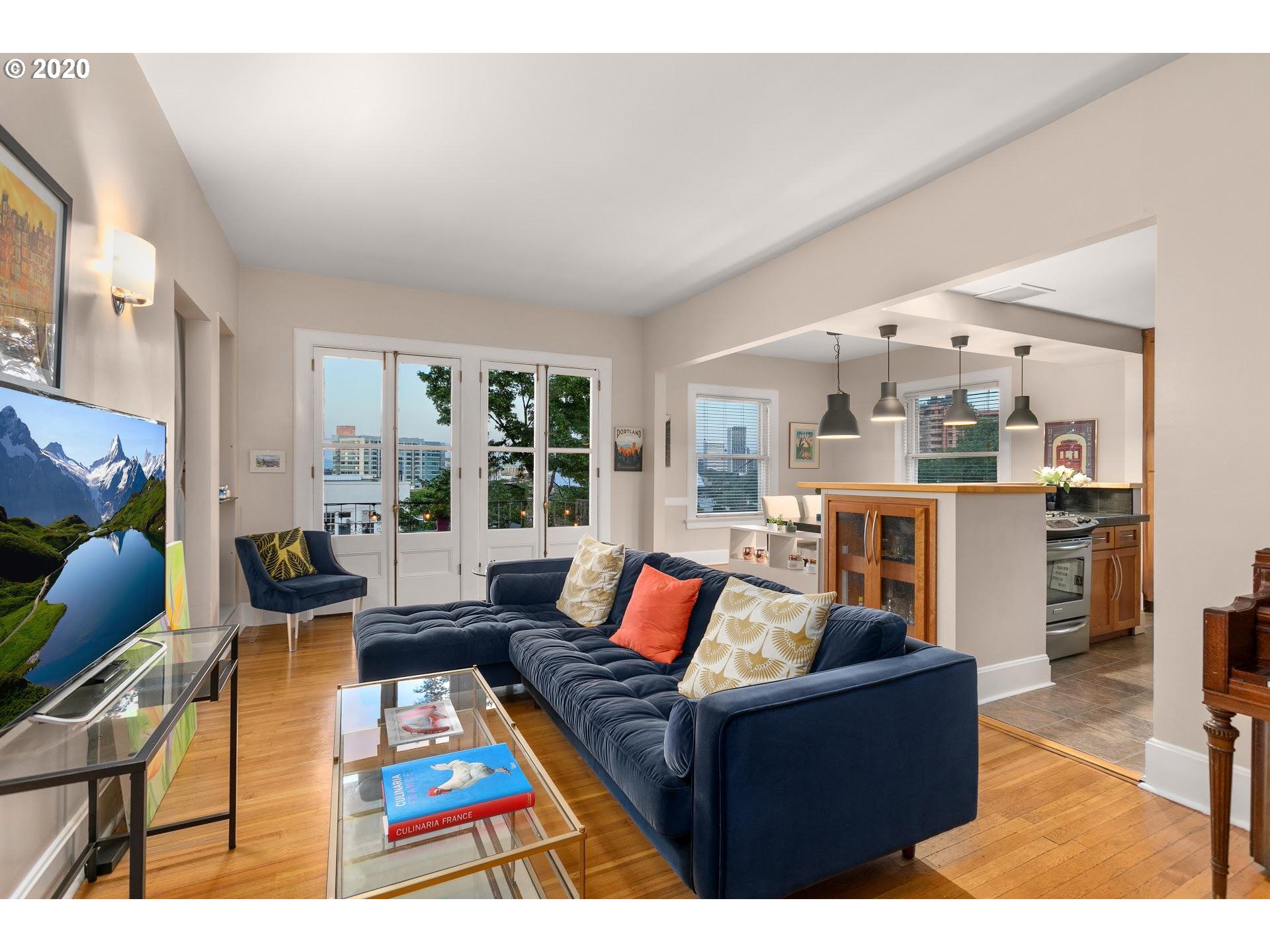 731 Southwest King Avenue, Unit 16 Portland, OR 97205 - Photo 5 of 27