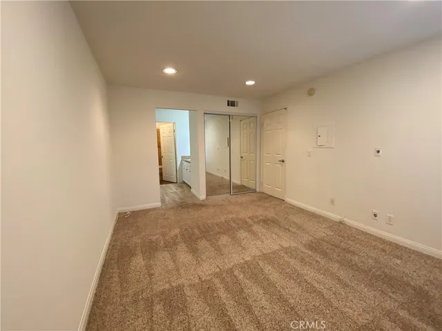 $2,250 | 5515 Canoga Avenue, Unit 231, Woodland Hills, CA 91367