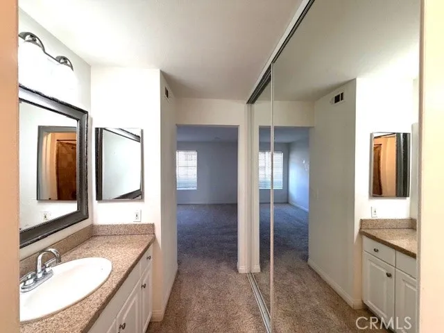 $2,250 | 5515 Canoga Avenue, Unit 231, Woodland Hills, CA 91367