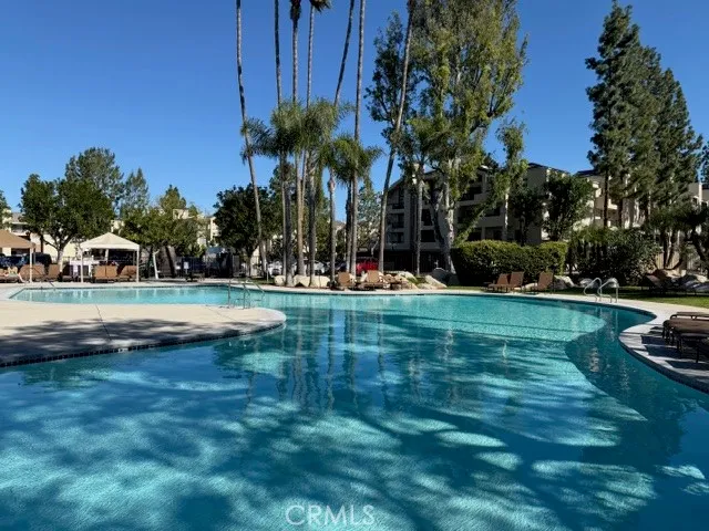 $2,250 | 5515 Canoga Avenue, Unit 231, Woodland Hills, CA 91367