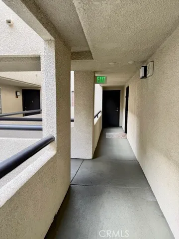 $2,250 | 5515 Canoga Avenue, Unit 231, Woodland Hills, CA 91367