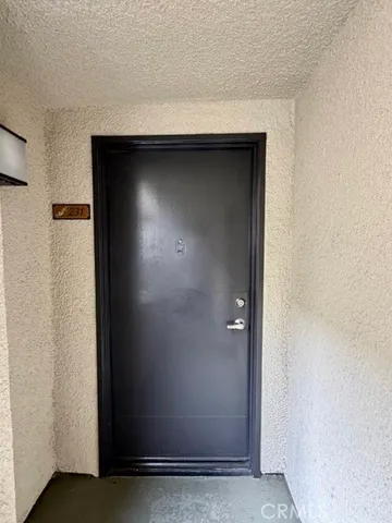 $2,250 | 5515 Canoga Avenue, Unit 231, Woodland Hills, CA 91367